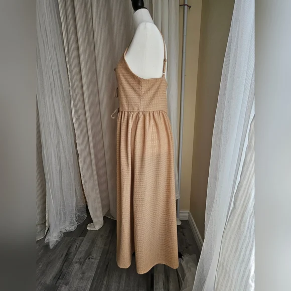 Open-Back Dress - Picture 3 of 14